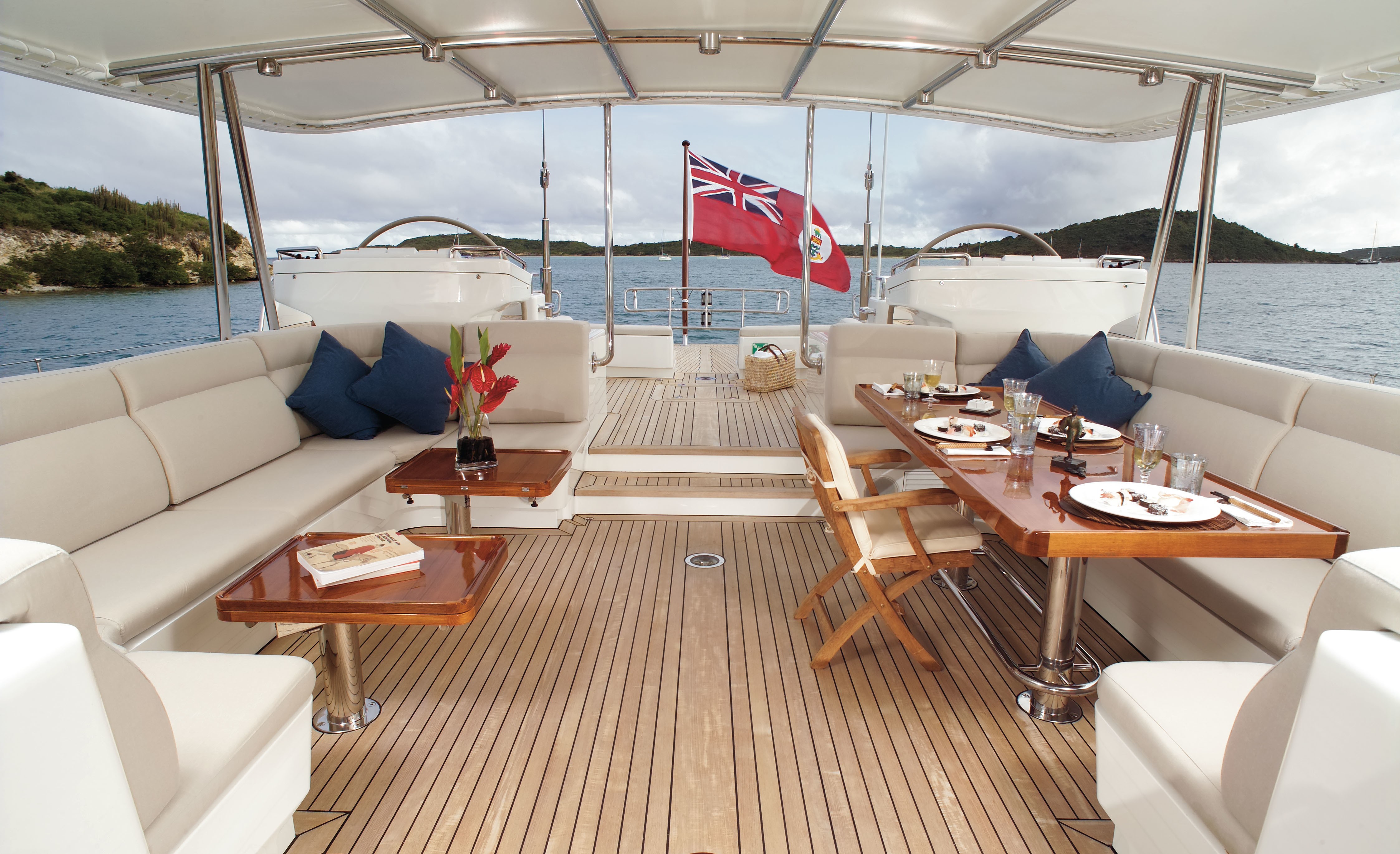 Yacht KOO, Vitters Shipyard CHARTERWORLD Luxury Superyacht Charters